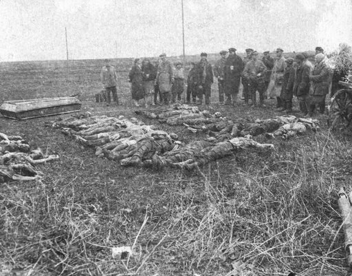 Эксгумация трупов советских граждан села Веретенино Михайловского района Курской области, убитых в ходе карательной операции 15 октября 1942 г. 1943 г.