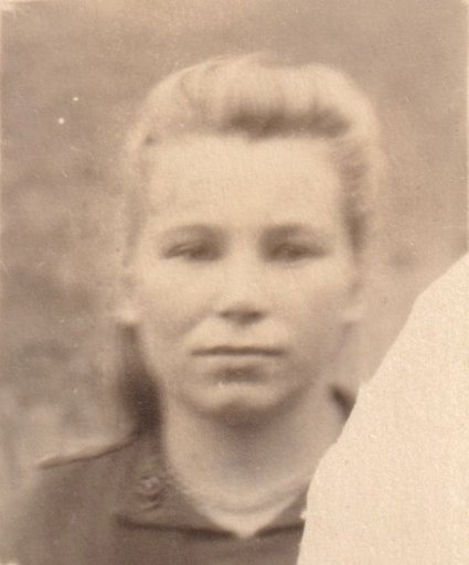 Бойченко Мария Сергеевна, 1926 г.р., уроженка с. Великомихайловка Великомихайловского района, угнанная в Германию на принудительные работы.